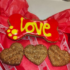 Large Valentine's Iced Bone & 4 Mini Valentine Hearts